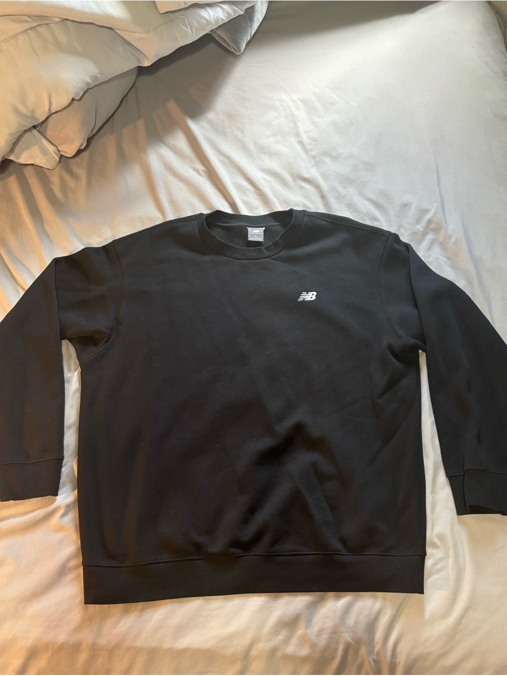 New Balance Black Men's Crewneck Sweatshirt with Small Logo